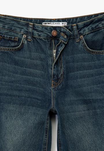 Прямые джинсы