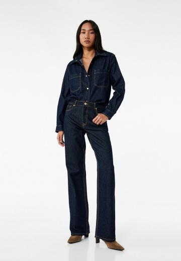 Прямые джинсы