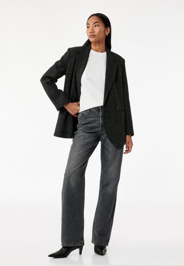 Прямые джинсы