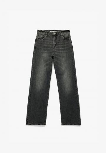 Прямые джинсы