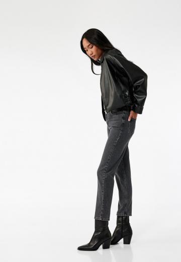 Короткие джинсы