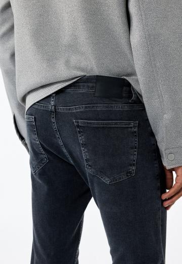 Узкие джинсы