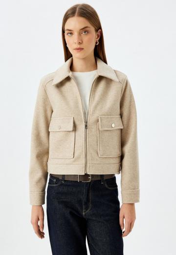 Куртка с накладнымит карманами