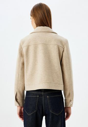 Куртка с накладнымит карманами