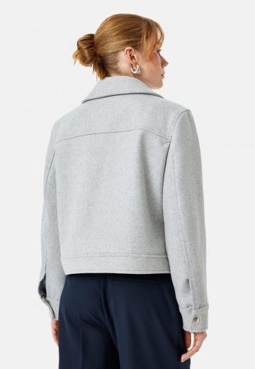 Куртка с накладнымит карманами