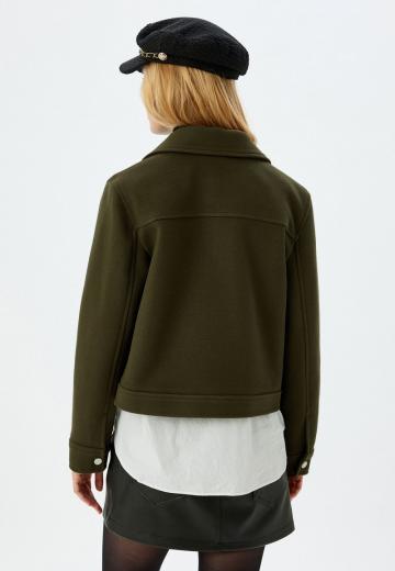 Куртка с накладнымит карманами