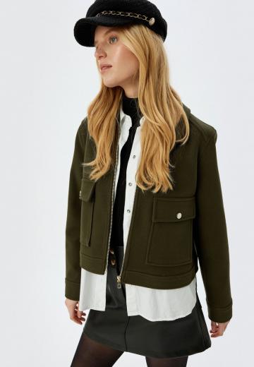 Куртка с накладнымит карманами