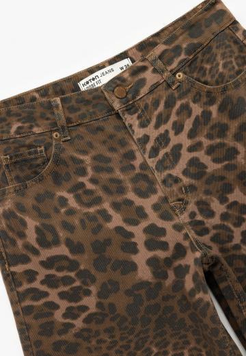 Прямые джинсы