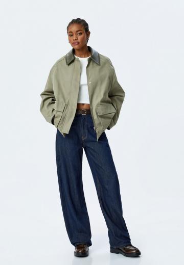 Куртка с накладнымит карманами