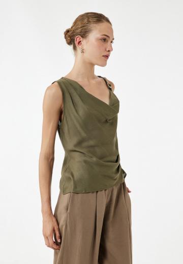 Блузка без рукавов