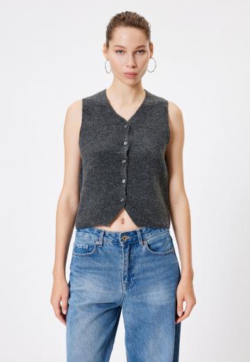 Джинсовая жилетка