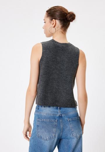 Джинсовая жилетка