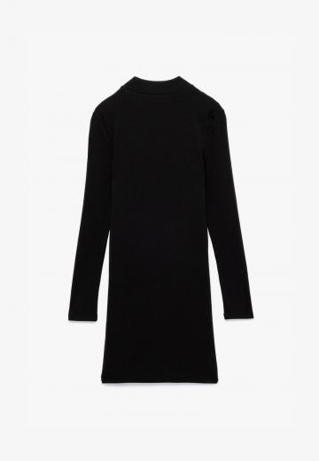 Вязаное платье