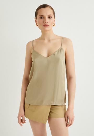 Топ на бретельках