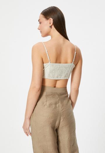 Топ на бретельках