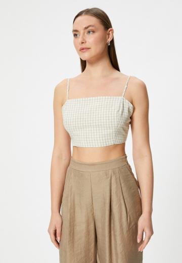 Топ на бретельках