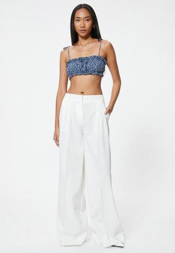 Топ на бретельках