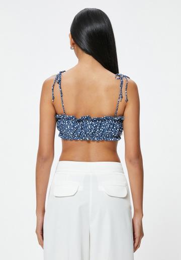 Топ на бретельках