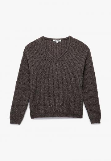 Пуловер с вырезом V