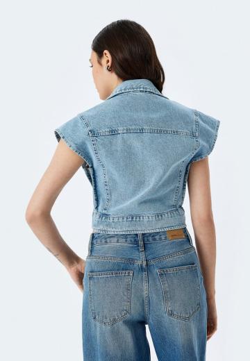 Джинсовая жилетка