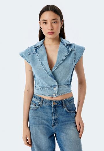 Джинсовая жилетка
