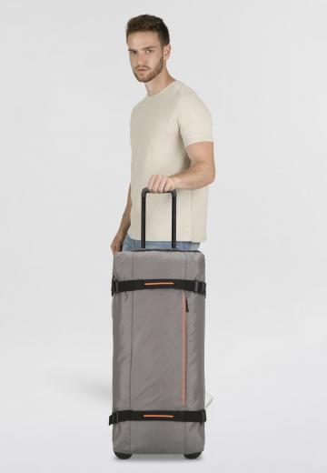 Чемодан на колесах