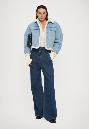 Джинсовая куртка