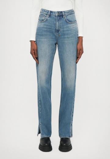 Прямые джинсы