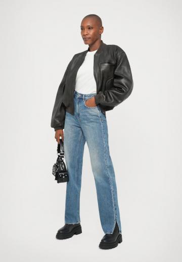 Прямые джинсы