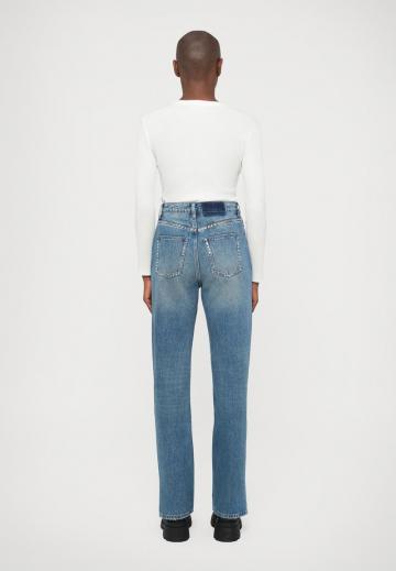 Прямые джинсы