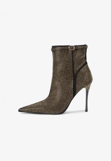 Полусапожки на высоком каблуке