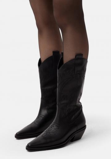 Ковбойские сапоги