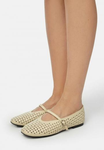 Гандбольные кроссовки