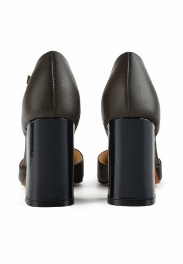 Туфли с высоким носом