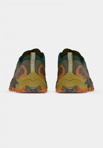 Походные кроссовки