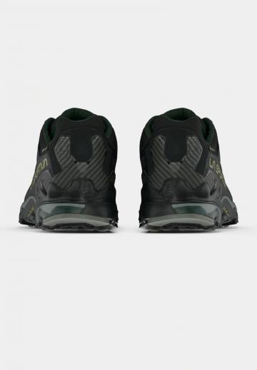 Походные кроссовки