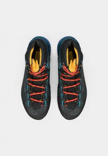 Походные ботинки