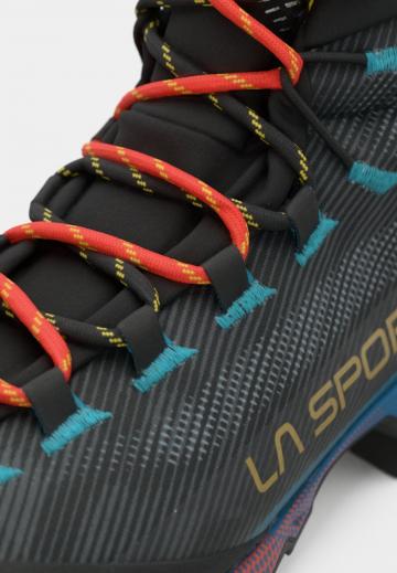 Походные ботинки