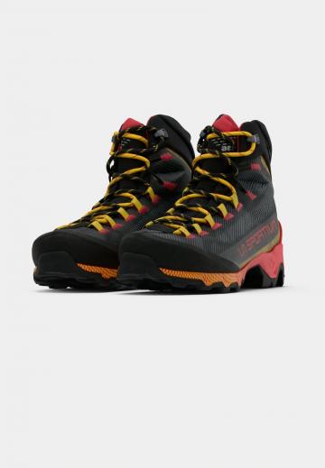 Походные ботинки