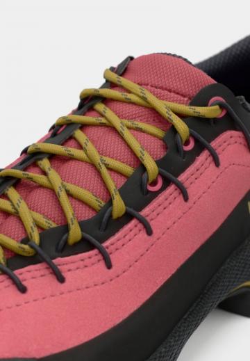 Походная обувь