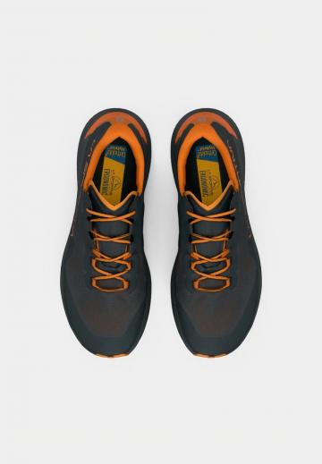 Беговые кроссовки