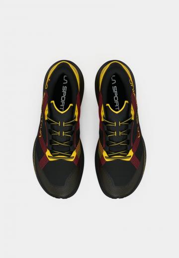 Походные кроссовки