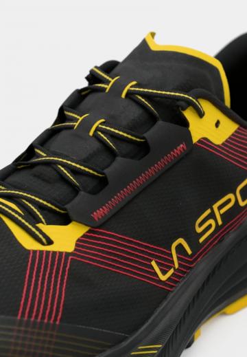 Походные кроссовки