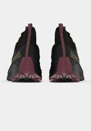 Походные кроссовки