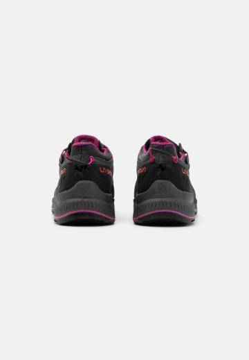 Походные ботинки