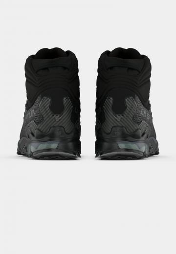 Походные ботинки