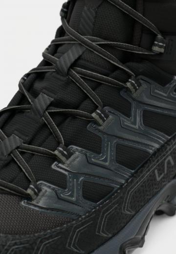 Походные ботинки