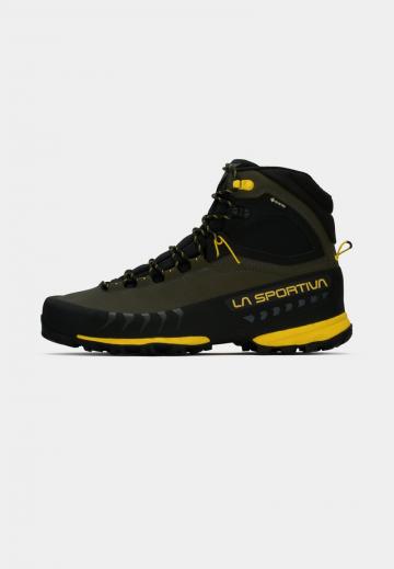 Походные ботинки