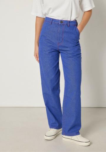 Прямые джинсы