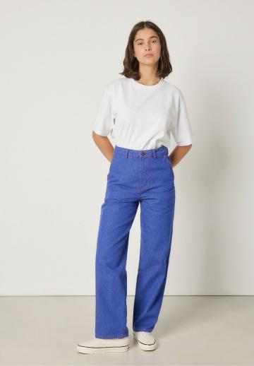 Прямые джинсы